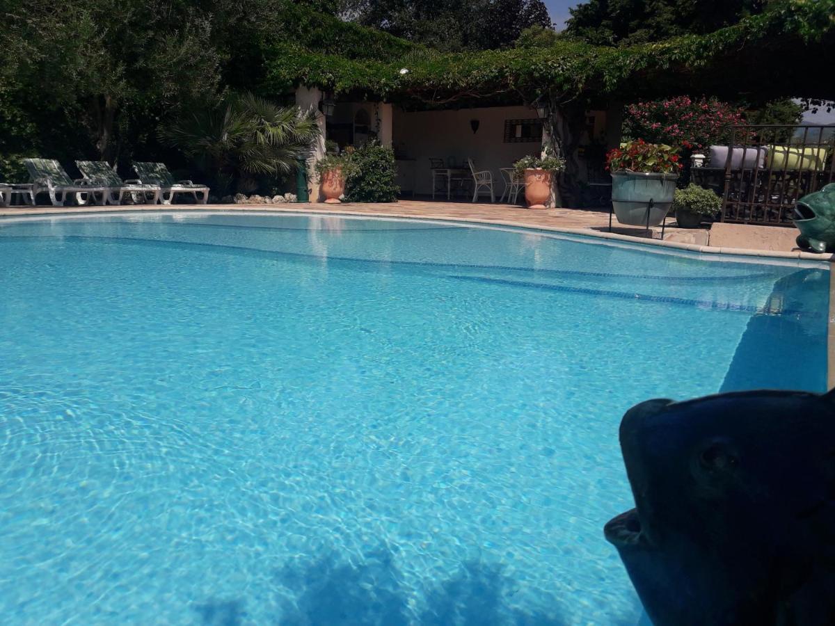Gite Mireille Carros Bagian luar foto